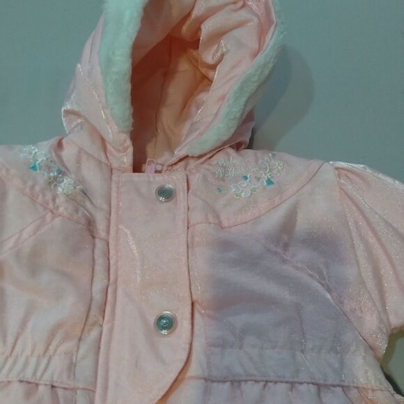 BABY B'GOSH brand. Beautiful baby snowsuit. Size 6 months. - Picture 2 of 4